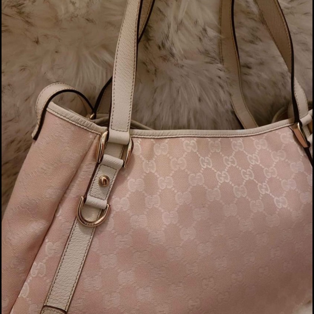 💛🧡Authentic Pre-loved Gucci purse 👜